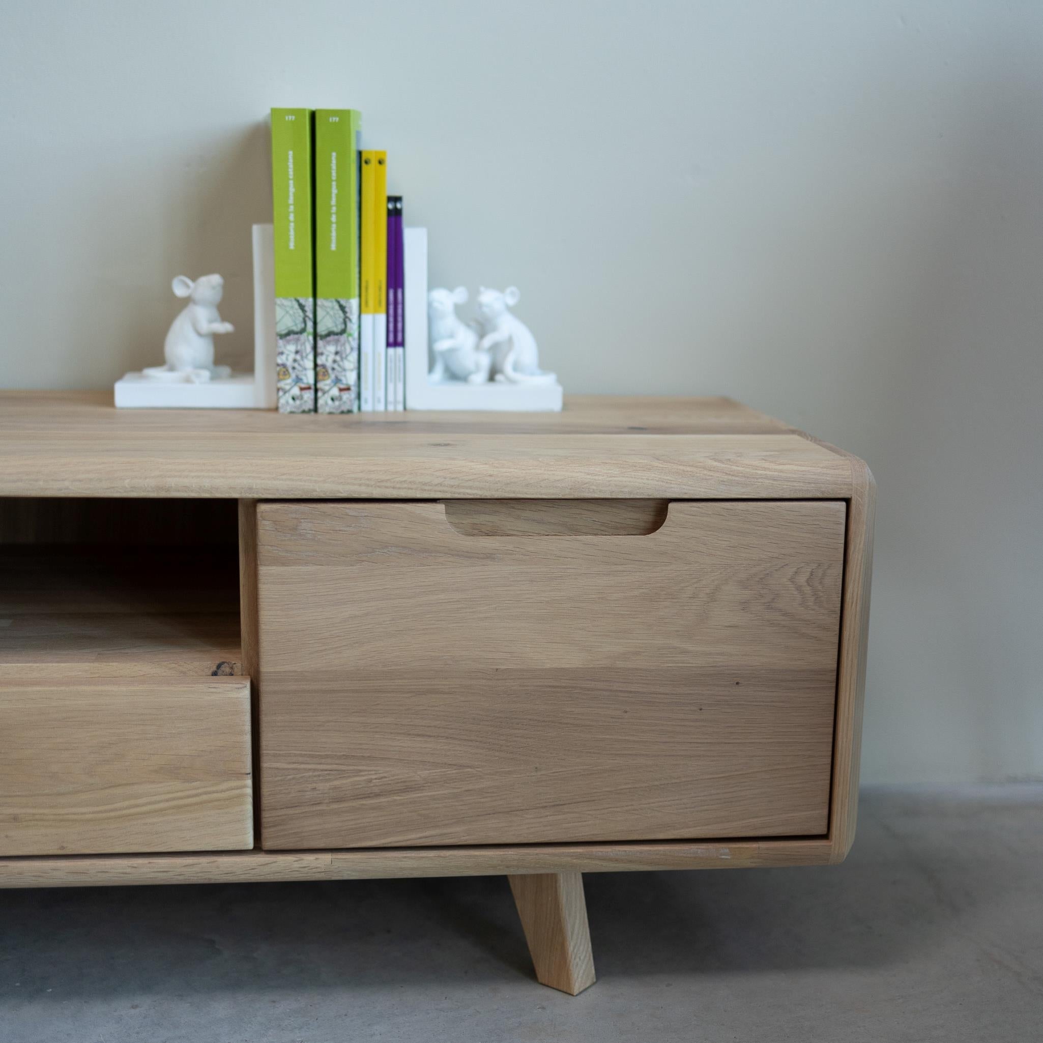 VESKOR Mueble de TV de madera maciza SWEDEN 2 160x42x40 cm.